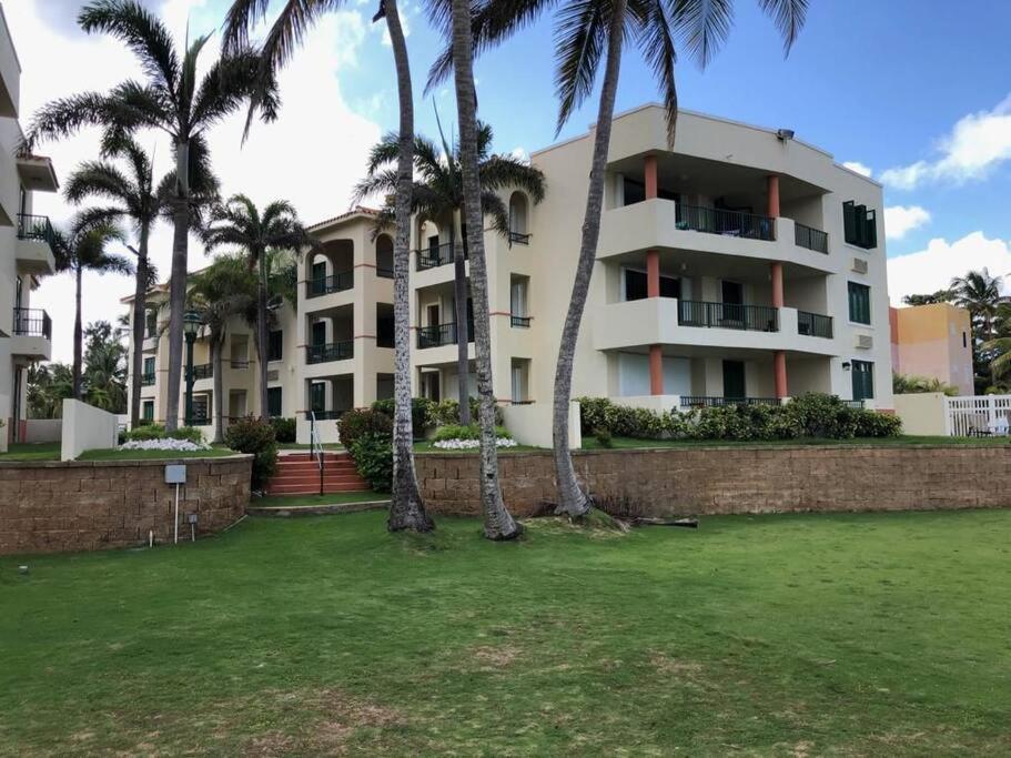 1St Level Unit Steps To Beach- Cold Air Conditioner At Poza Del Mar Luquillo Bagian luar foto